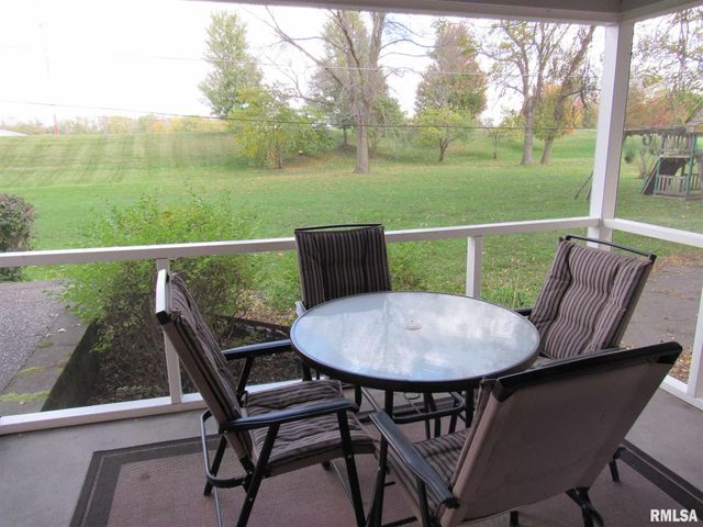 233 MANOR Drive, Riverdale, IA 52722