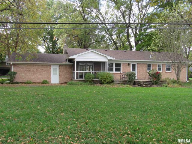 233 MANOR Drive, Riverdale, IA 52722