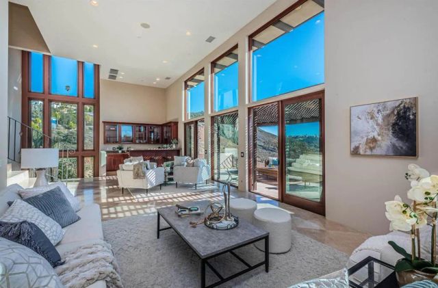 2362 Edgehill Road, Vista, CA 92084