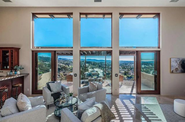 2362 Edgehill Road, Vista, CA 92084