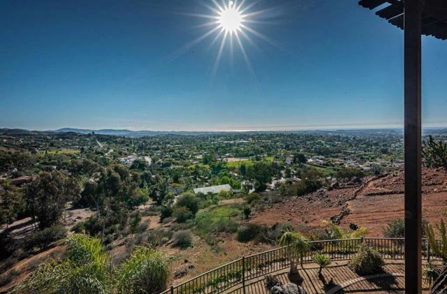 2362 Edgehill Road, Vista, CA 92084