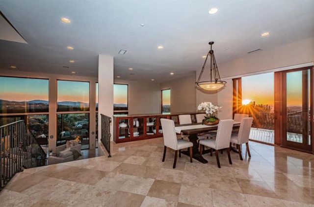 2362 Edgehill Road, Vista, CA 92084