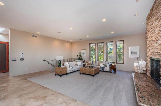 2362 Edgehill Road, Vista, CA 92084