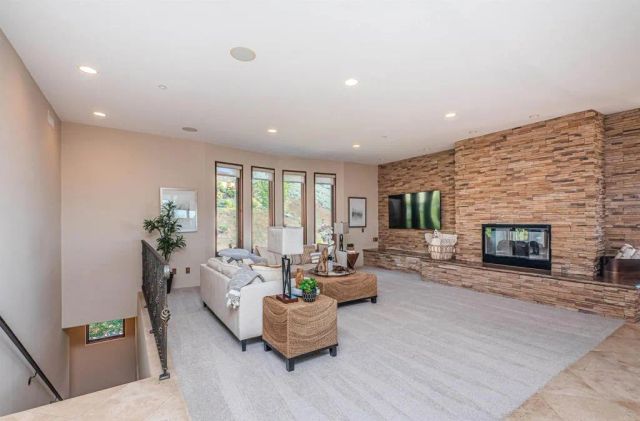 2362 Edgehill Road, Vista, CA 92084