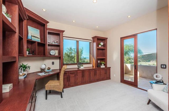 2362 Edgehill Road, Vista, CA 92084