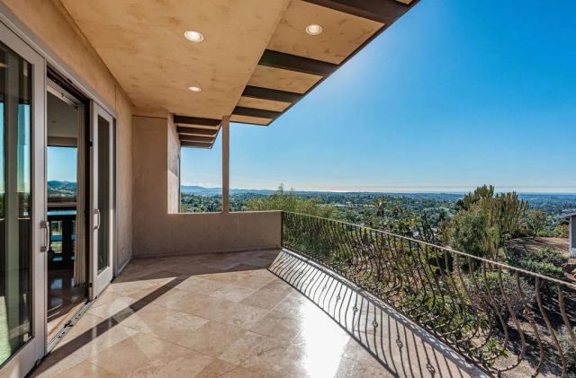 2362 Edgehill Road, Vista, CA 92084