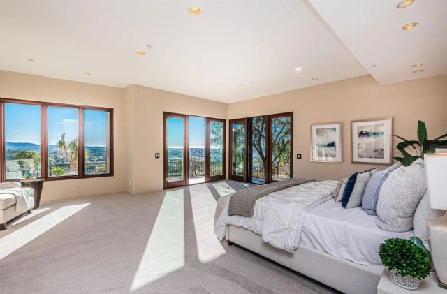 2362 Edgehill Road, Vista, CA 92084