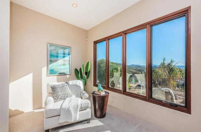 2362 Edgehill Road, Vista, CA 92084