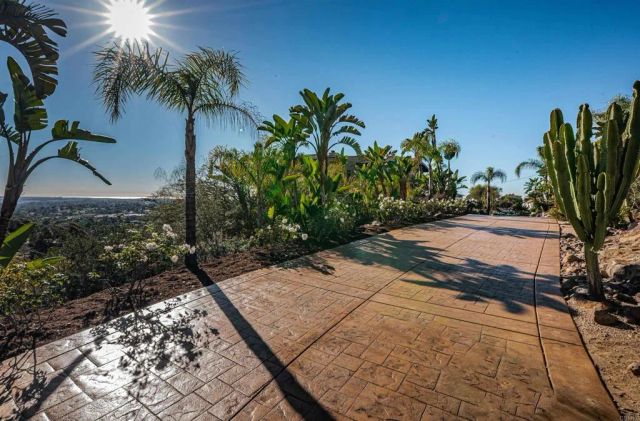 2362 Edgehill Road, Vista, CA 92084