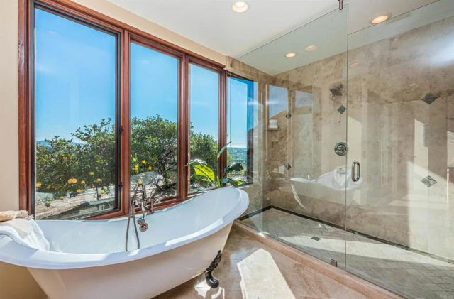 2362 Edgehill Road, Vista, CA 92084