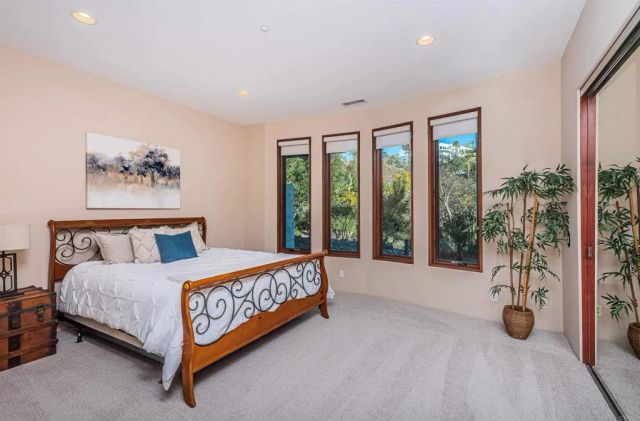 2362 Edgehill Road, Vista, CA 92084