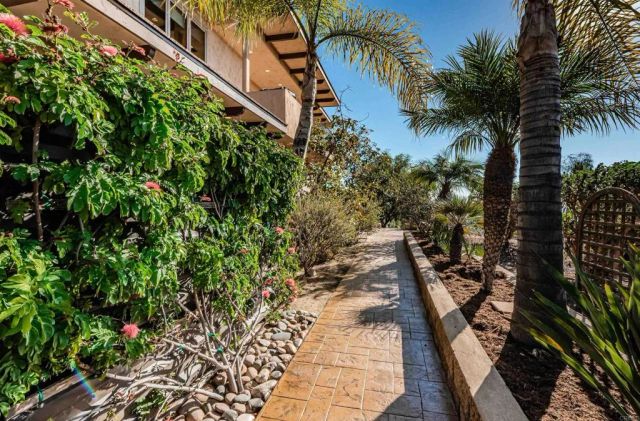 2362 Edgehill Road, Vista, CA 92084