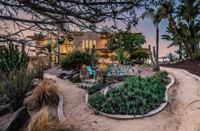 2362 Edgehill Road, Vista, CA 92084