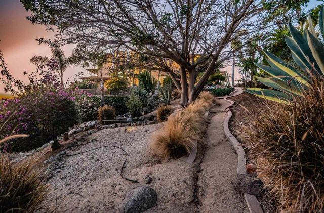 2362 Edgehill Road, Vista, CA 92084