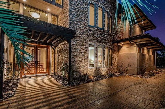 2362 Edgehill Road, Vista, CA 92084