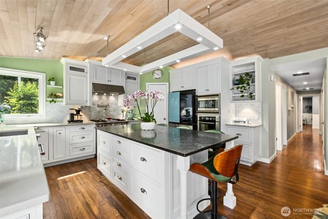 501 SE Sycamore Place, Issaquah, WA 98027