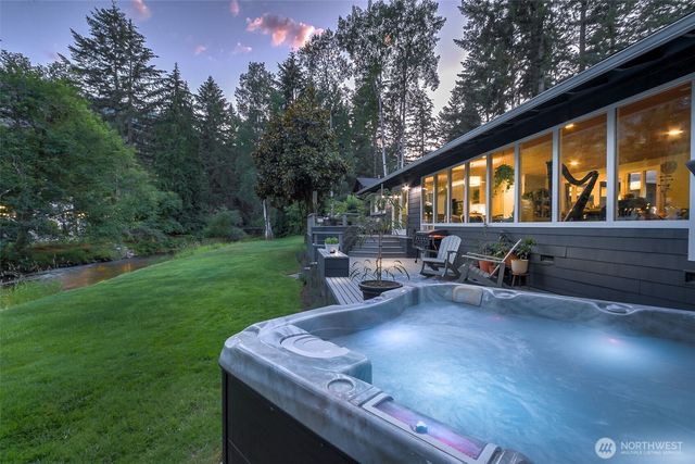501 SE Sycamore Place, Issaquah, WA 98027