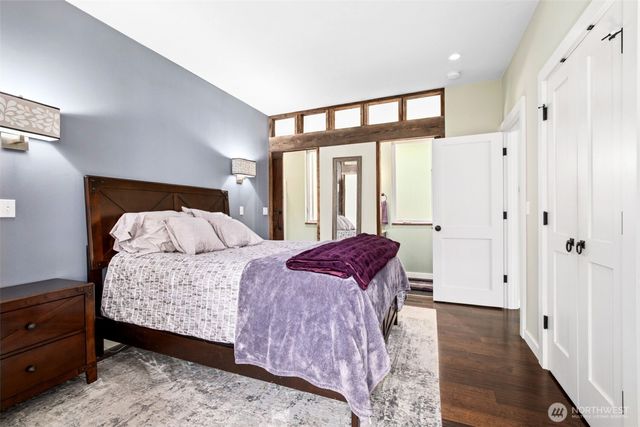 501 SE Sycamore Place, Issaquah, WA 98027