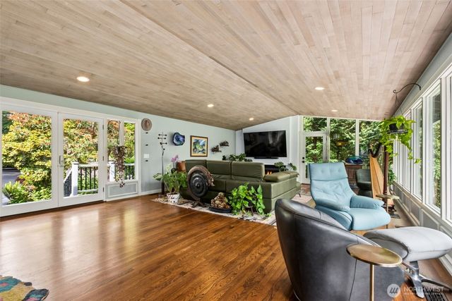 501 SE Sycamore Place, Issaquah, WA 98027