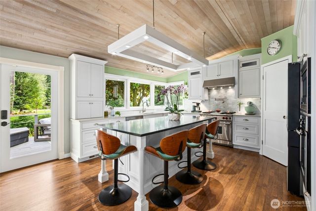501 SE Sycamore Place, Issaquah, WA 98027