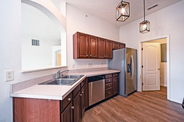 1888 Mimosa Trail, 304, Florence, KY 41042