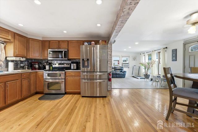 23 Mark Drive, High Bridge, NJ 08829