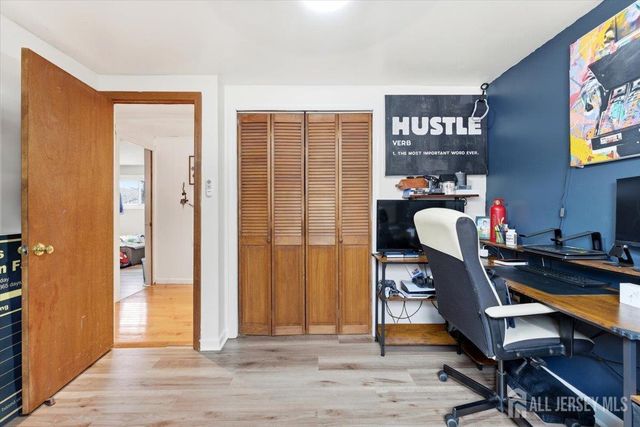 23 Mark Drive, High Bridge, NJ 08829