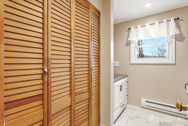 23 Mark Drive, High Bridge, NJ 08829