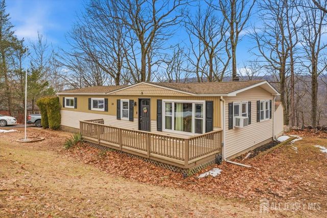 23 Mark Drive, High Bridge, NJ 08829