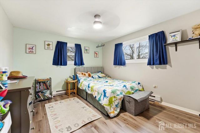 23 Mark Drive, High Bridge, NJ 08829