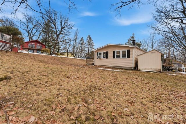 23 Mark Drive, High Bridge, NJ 08829