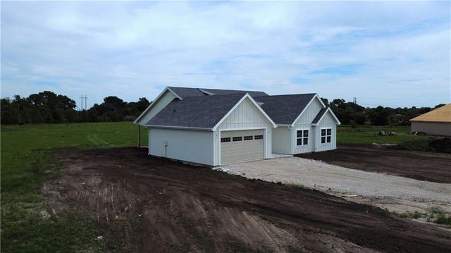1157 SW 385th Road, Holden, MO 64040