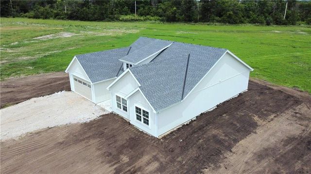1157 SW 385th Road, Holden, MO 64040