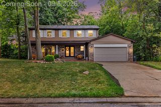 441 Pinehurst Drive, Rochester Hills, MI 48309