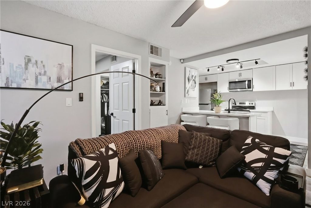 4321 Gannet Circle 199, Las Vegas, NV 89103