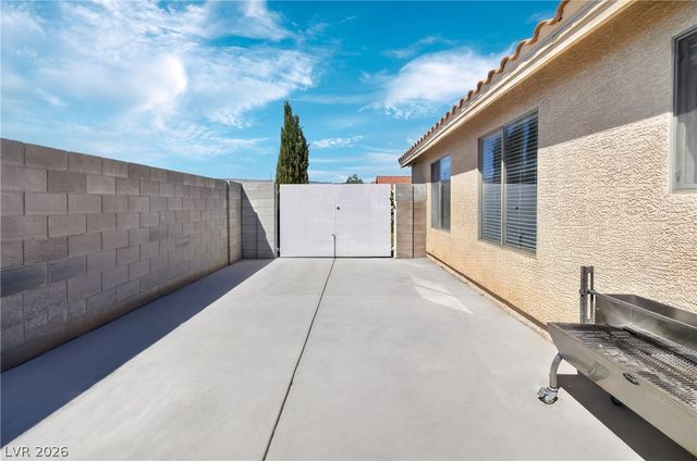 3890 Dusty Coral Street, Las Vegas, NV 89147