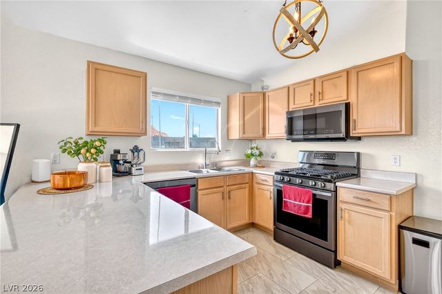 3890 Dusty Coral Street, Las Vegas, NV 89147