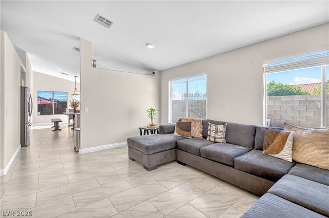 3890 Dusty Coral Street, Las Vegas, NV 89147