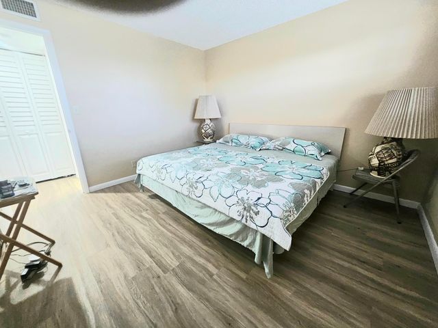 5860 NW 44TH Street 412, Lauderhill, FL 33319