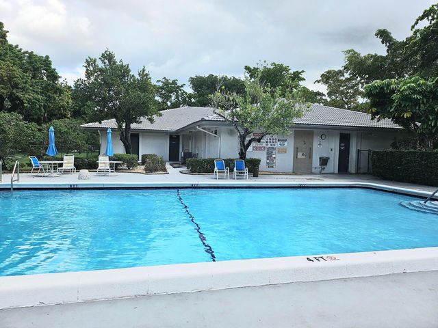 5860 NW 44TH Street 412, Lauderhill, FL 33319