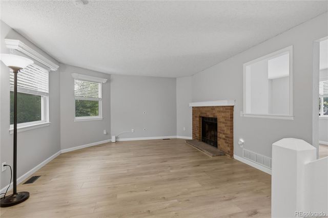 5016 S Ventura Street, Aurora, CO 80015