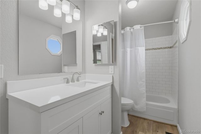 5016 S Ventura Street, Aurora, CO 80015