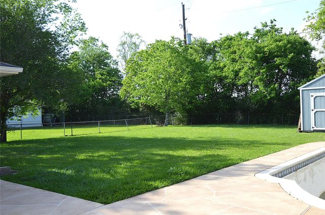 1333 Runneburg Road, Crosby, TX 77532