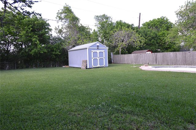 1333 Runneburg Road, Crosby, TX 77532