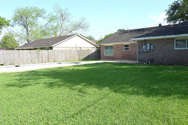 1333 Runneburg Road, Crosby, TX 77532