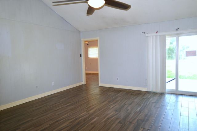 1333 Runneburg Road, Crosby, TX 77532