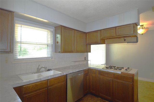 1333 Runneburg Road, Crosby, TX 77532