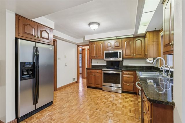 12 Holland Road, Churchill Boro, PA 15235