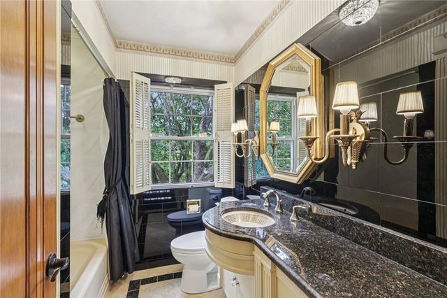 12 Holland Road, Churchill Boro, PA 15235