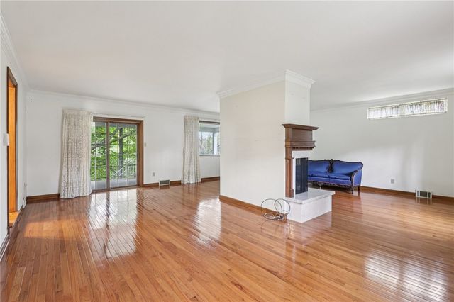 12 Holland Road, Churchill Boro, PA 15235